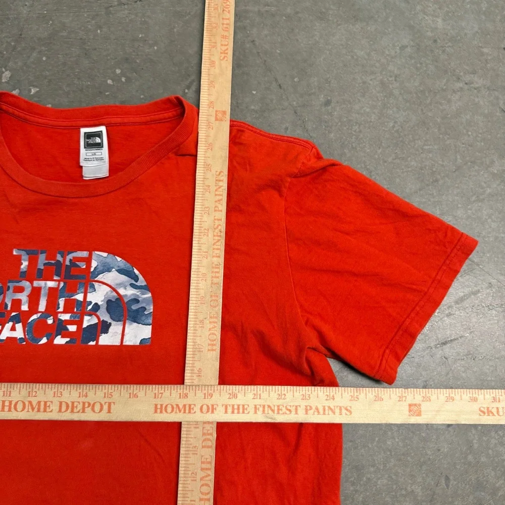 The North Face Mens Orange Camo Logo Graphic T-Shirt Size Large Short Sleeve